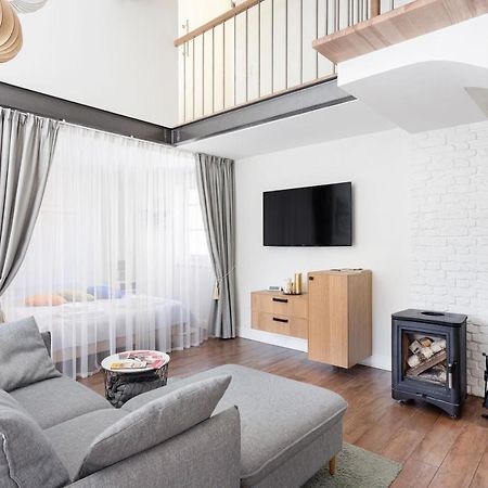3 Bedroom Apartment 24H Self Check In, Free Parking, Ac, Fireplace Vilnius Exterior photo