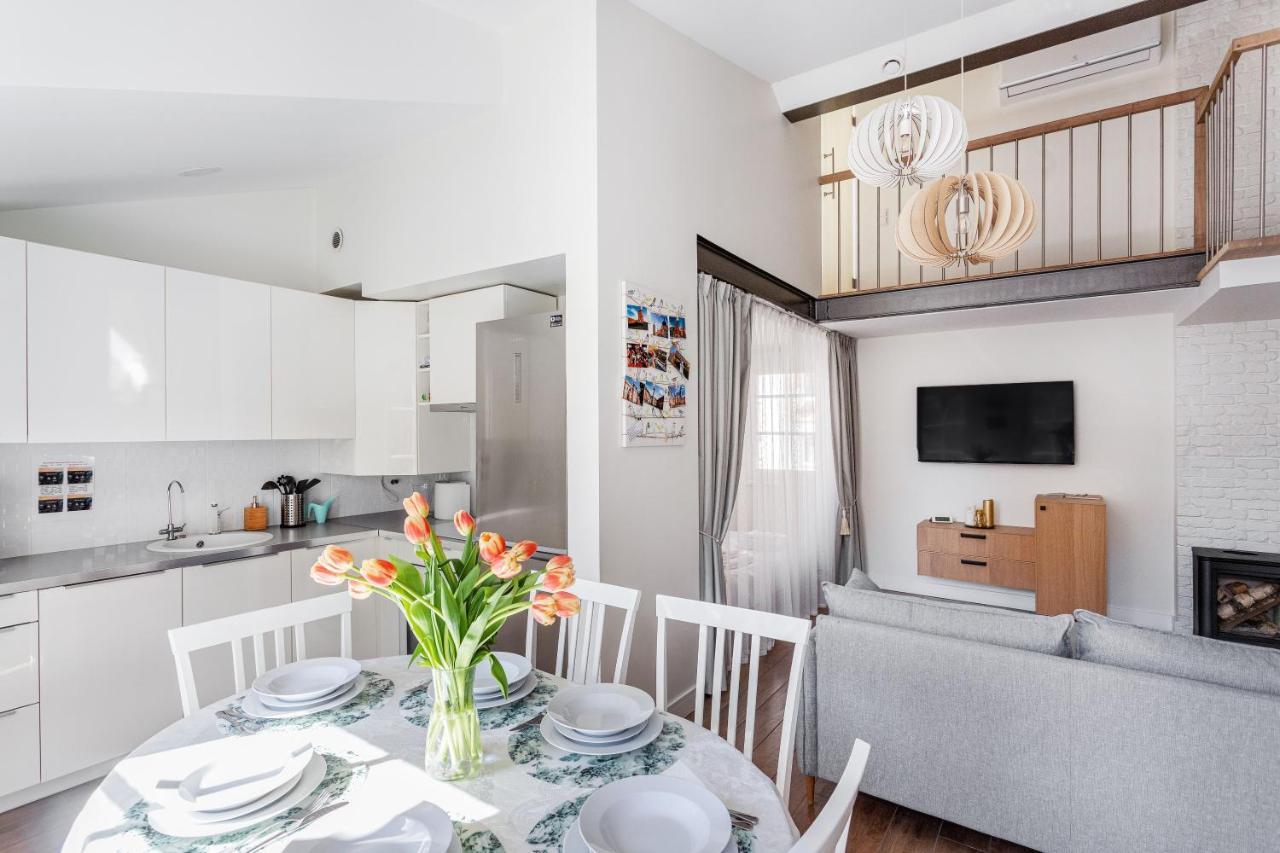 3 Bedroom Apartment 24H Self Check In, Free Parking, Ac, Fireplace Vilnius Exterior photo